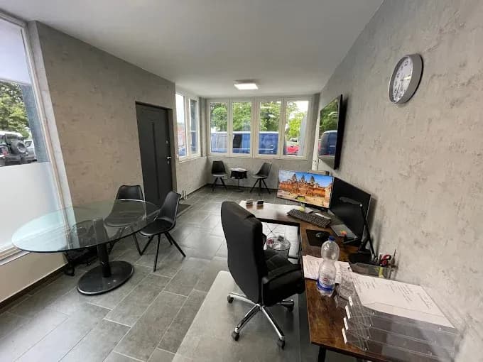 Büro & Empfang - Unser Empfangsbereich – herzlich willkommen bei Offermann Automobile in Stade